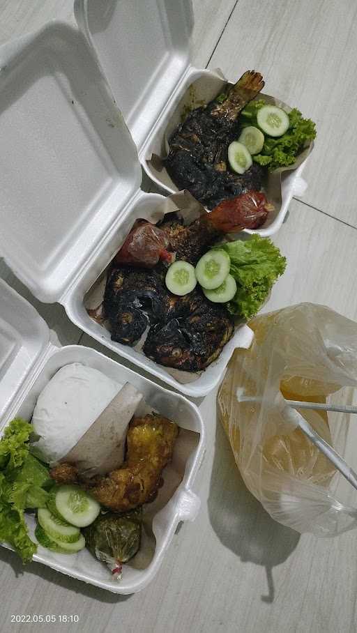 Sop Iga & Ayam Penyet Mami Nung 1