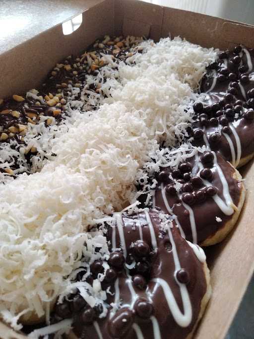 Donat Keyzi 1