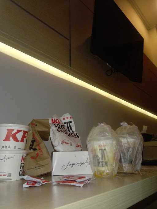 KFC Box - SPBU Ciaul Sukabumi 9