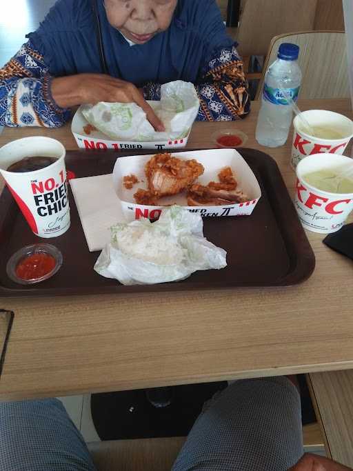 KFC Box - SPBU Ciaul Sukabumi 8