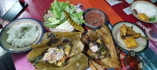 Rm Fajar (Ayam Goreng, Bakar, Pepes Bebeong Dan Sop Buntut) 2