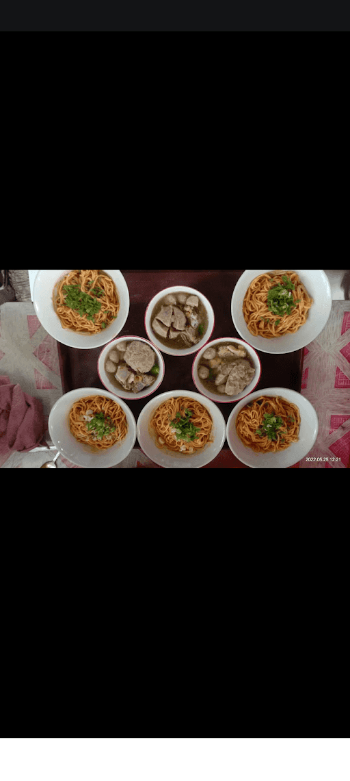 Saung Bakso Urat 8