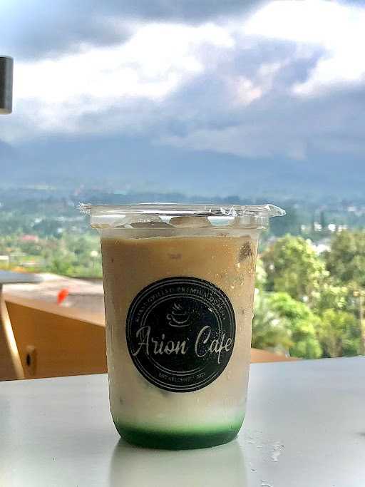 Arion Cafe Puncak 10