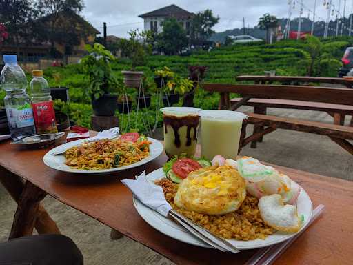 Cafe Landing Paralayang Puncak 3