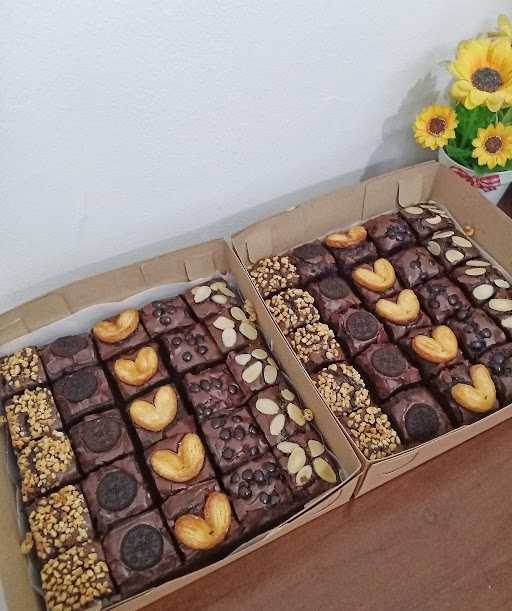 Shezapatisserie - Kue Ultah , Aneka Cake , Snackbox Terdekat Suradita,Cisauk,Serpong,Bsd 8