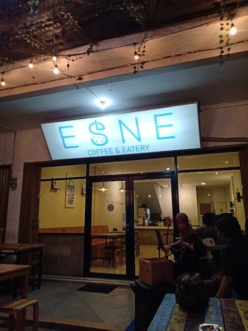 Esne Coffee & Eatery 10