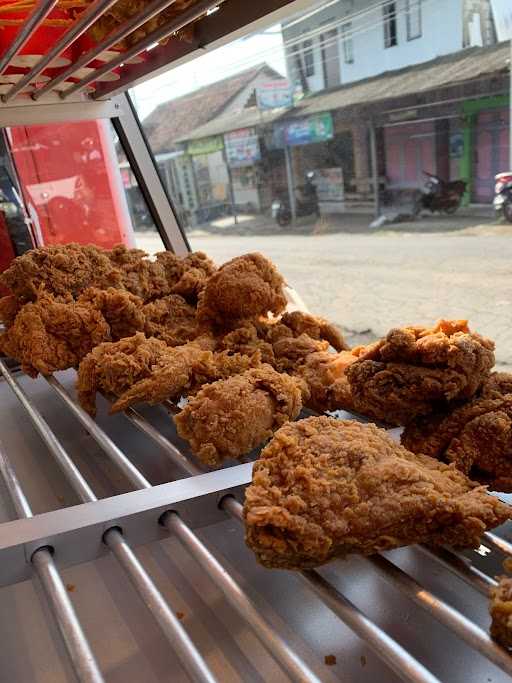 D'Kriuk Fried Chicken Cisayong 1