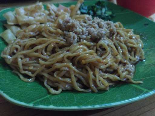 Kedai Mie Sakaw Cabang Temuputih 7