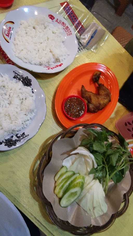 Kedai Mie Sakaw Cabang Temuputih 8