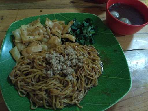 Kedai Mie Sakaw Cabang Temuputih 10