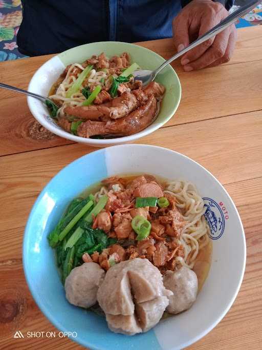 Mie Ayam Bakso Memaningan Teh Uun 9