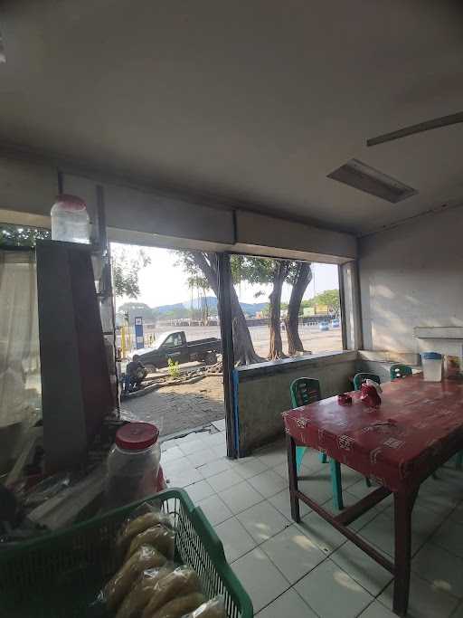 Rumah Makan Masakan Padang Rose 3