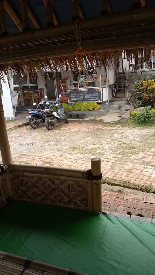 Warung Lesehan Sumedang 2