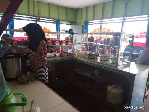 Warteg Barokah Ibu Romlah Sarkim 1