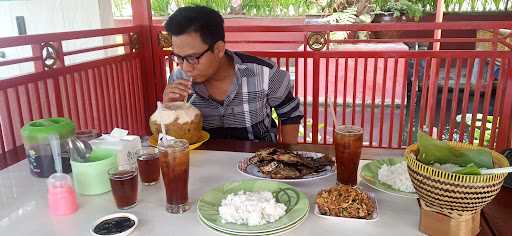 Warung Alina P.M 2