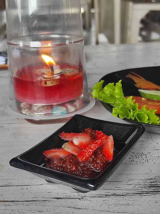 Bambooberry Resto & Cafe 3