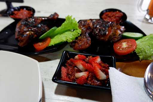 Bambooberry Resto & Cafe 6