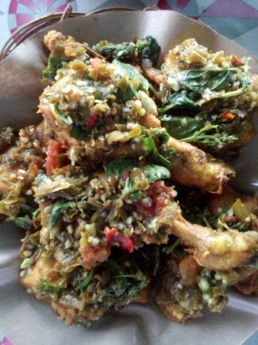 Ayam Goreng / Bakar Ciwidey 9