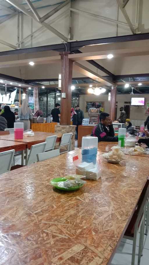 Rumah Makan Ampera Simpang 4