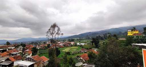 Rumah Makan Cikareo 5