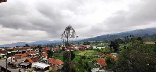 Rumah Makan Cikareo 4