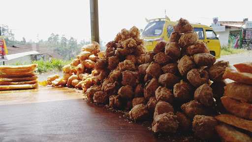 Warung Nasi Favorit & Gorengan 3