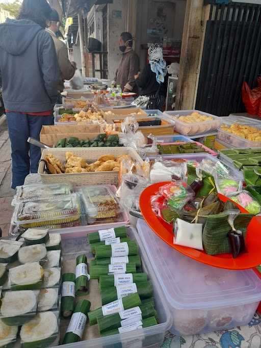 Roemah Kue Basah Sadang Serang 6