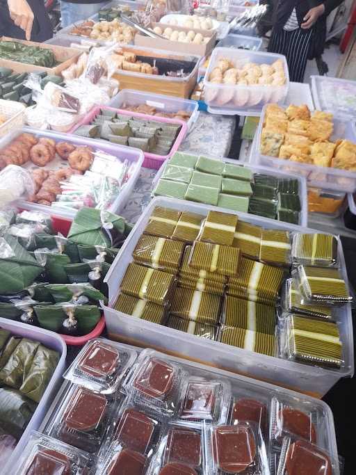 Roemah Kue Basah Sadang Serang 9