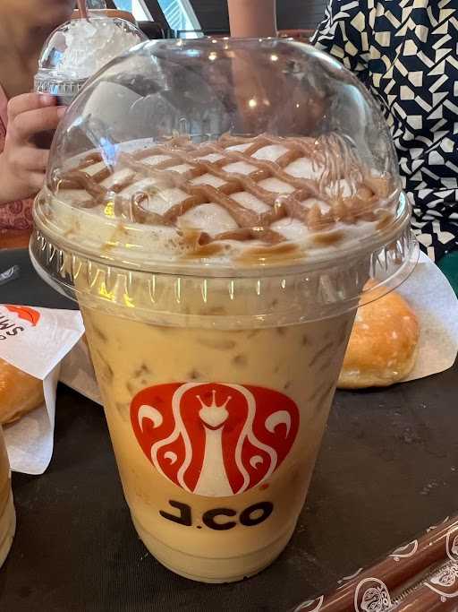 J.Co Donuts And Coffee 2