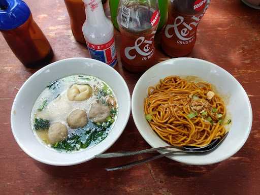 Mie Bakso Pangsit & Mie Yamin Pangsit Cihampelas (Recommended) 2