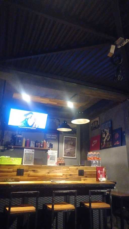 Warung Kopi Hiji Opat Dua 6