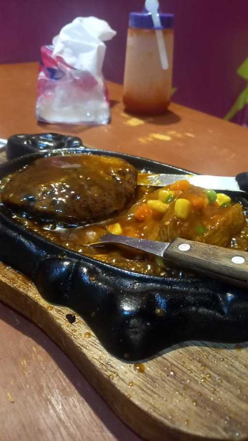 Canteen Steak 9