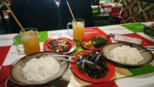 Lautan Merah Seafood 6