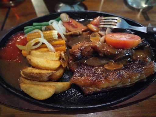 Pasadena Steak Bandung 3