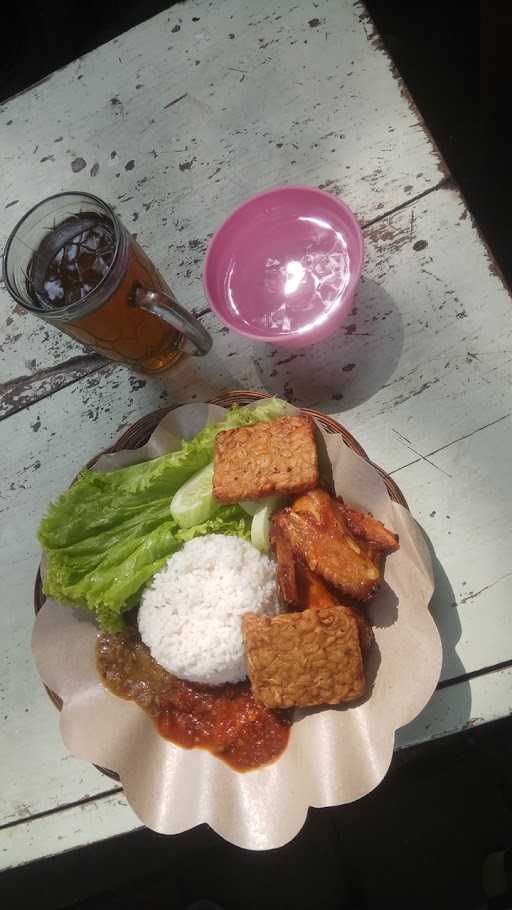 Warung Nasi Ma Ageung 10