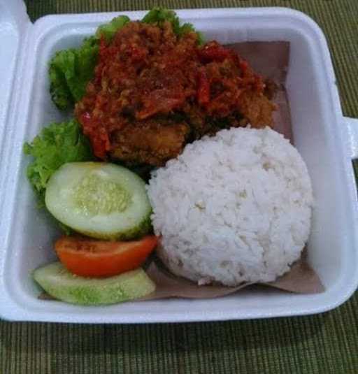 Ayam Geprek & Seblak Kedai Laris 10