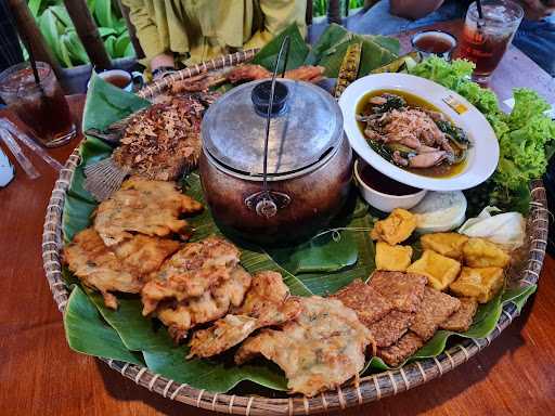 Rumah Makan Saung Awi 88 9