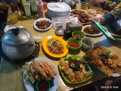 Rumah Makan Saung Awi 88 4