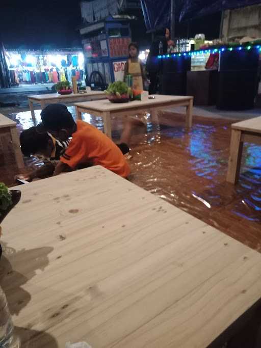 Angkringan Rahayu & Ayam Goreng Uuk 5