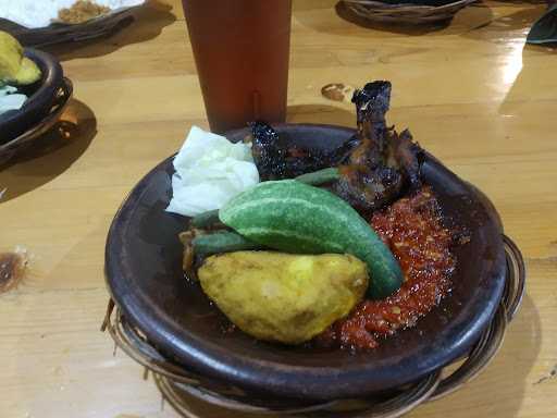 Ayam Bakar & Goreng Raos Bandung 10