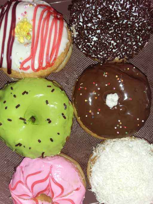 Love Donut Cabang Curug 6