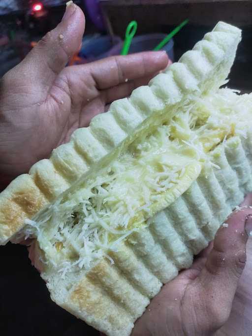 Roti Bakar Bandung 3 Putri 5