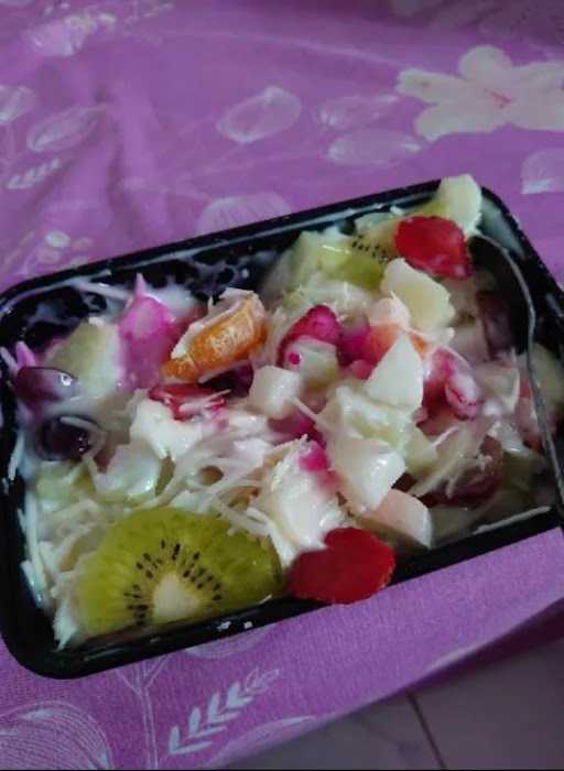 Salad Buah Yummy Tangerang 2