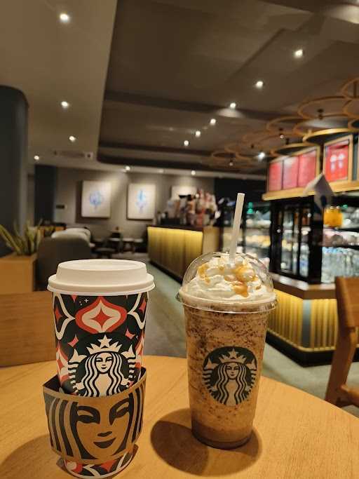 Starbucks - Taman Ubud Karawaci 4