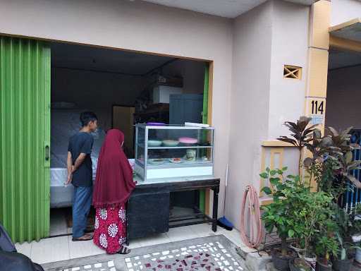 Warung Nasi Uduk Dan Ketupat Sayur Bude Wiwik 3