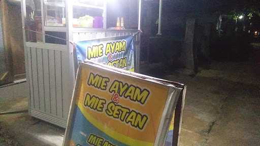 Mie Ayam Dan Mie Setan 2