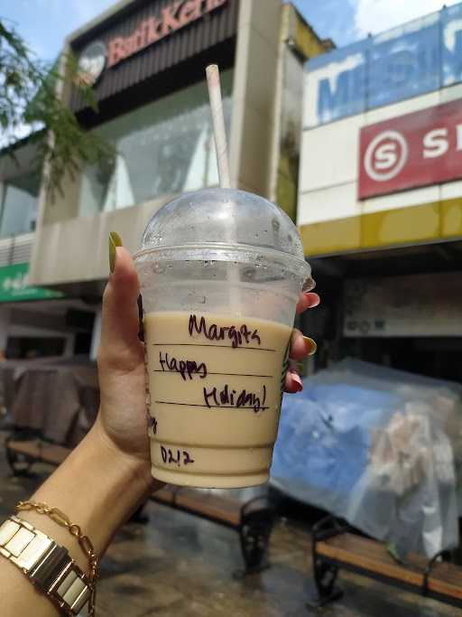 Starbucks Malioboro 1