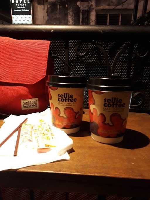 Sellie Coffee Malioboro 9