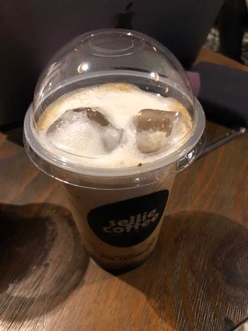 Sellie Coffee Malioboro 6