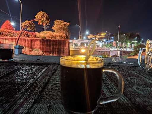 Angkringan Kopi Joss Pak Tomi 3